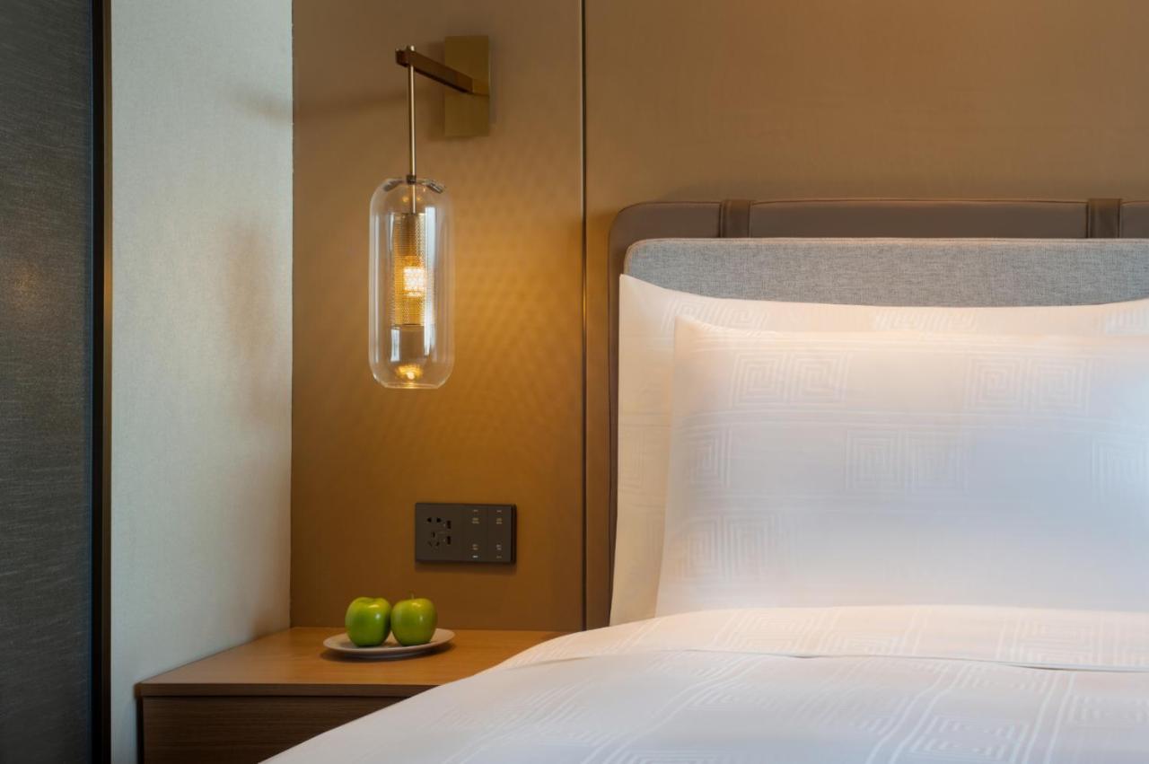 Guangzhou Hotel - Free Shuttle Bus To Exhibition Center During Canton Fair Period Exteriör bild