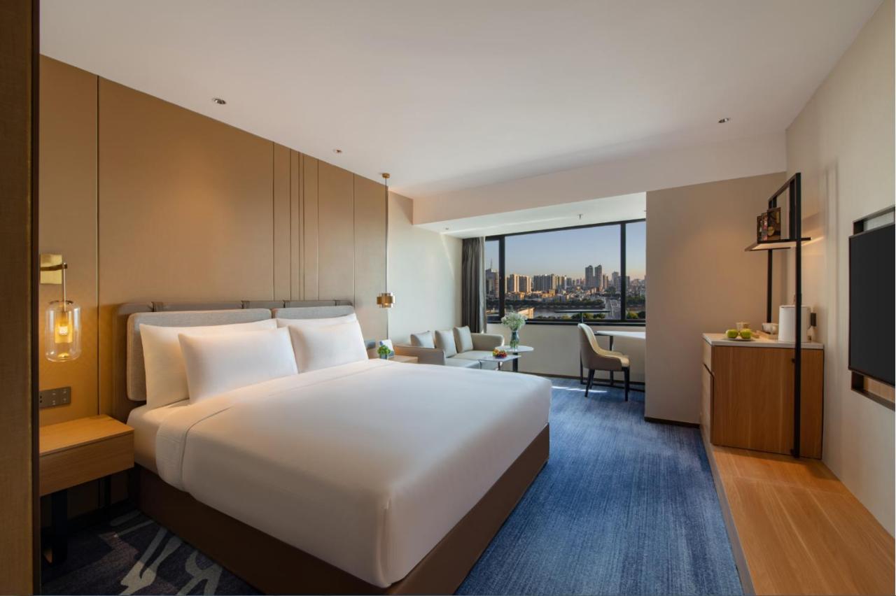 Guangzhou Hotel - Free Shuttle Bus To Exhibition Center During Canton Fair Period Exteriör bild